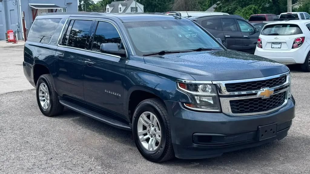 Used 2019 Chevrolet Suburban LT AWD/4WD image 7