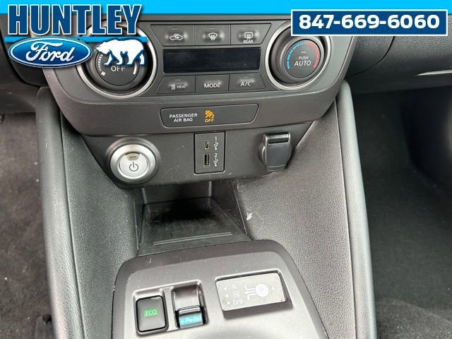 Used 2024 Nissan Leaf S image 19