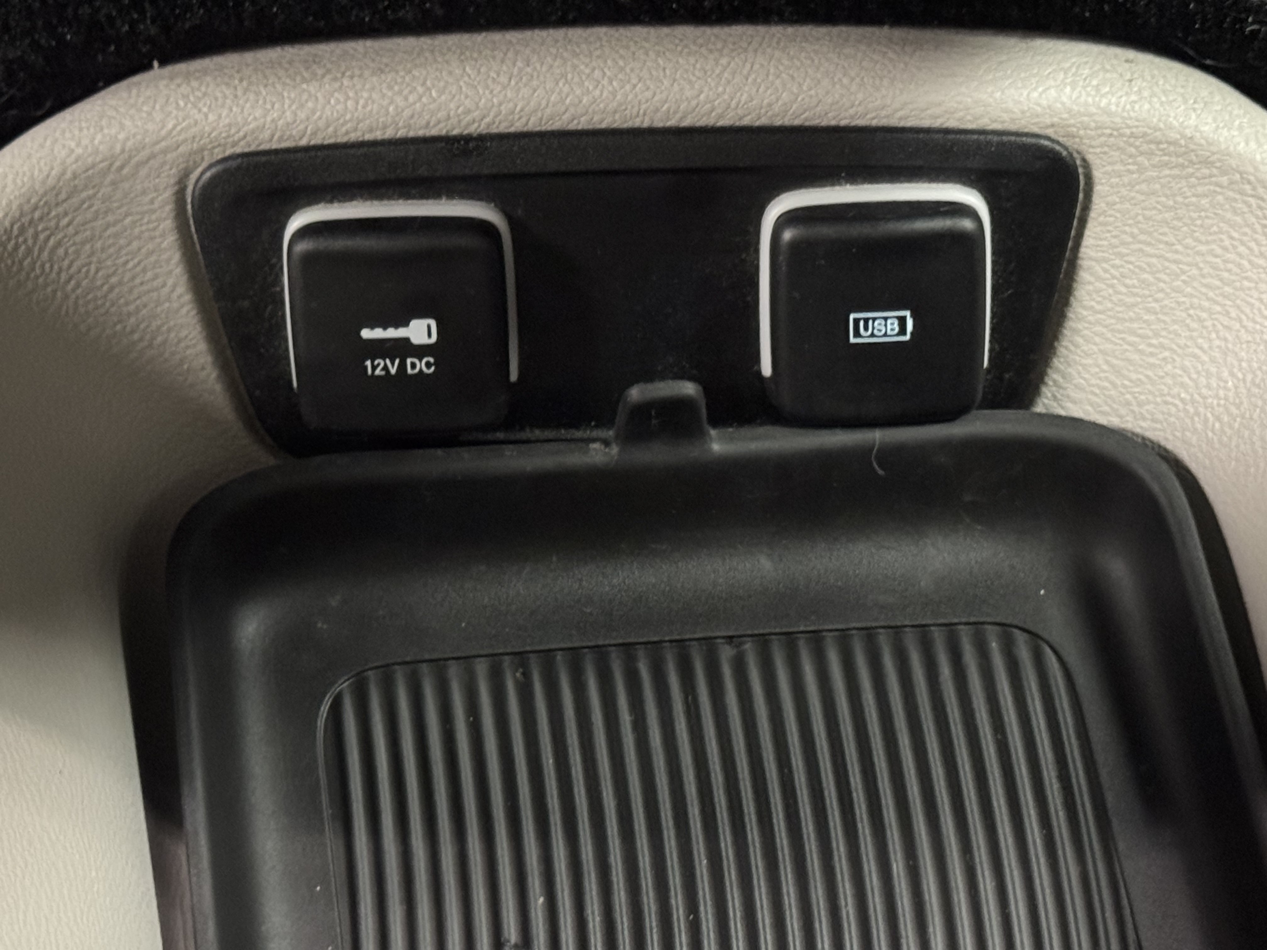 Used 2017 Chrysler Pacifica Touring-L FWD image 14
