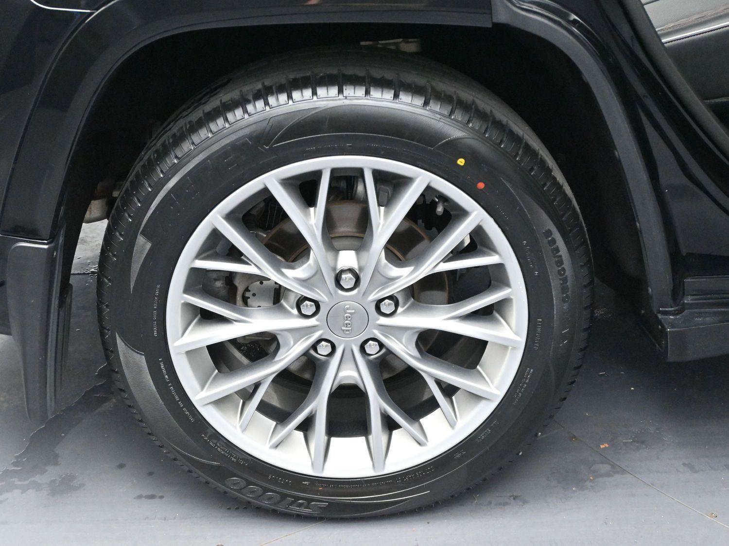 Used 2023 Jeep Grand Cherokee Summit w/ Adv Protech Group IV AWD/4WD image 38