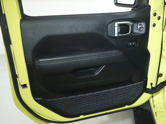 Used 2023 Jeep Wrangler Unlimited Sahara w/ Cold Weather Group image 15