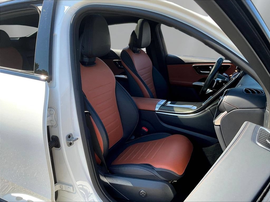 Used 2024 Mercedes-Benz GLC 300 4MATIC image 31