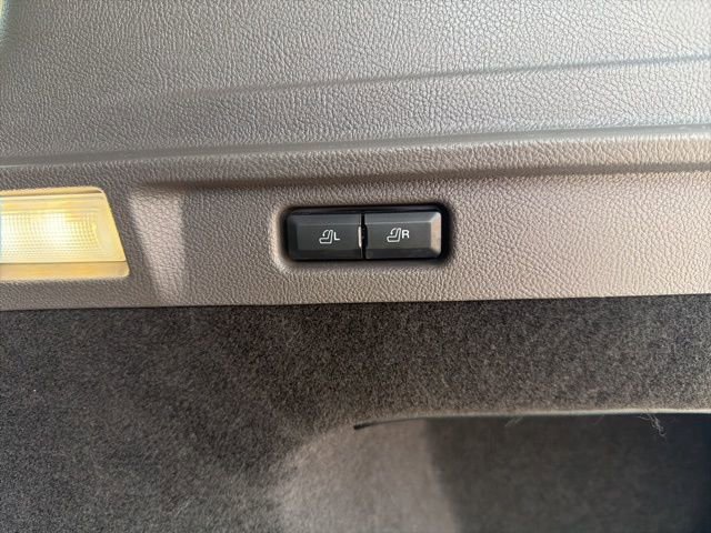 Used 2022 Lincoln Corsair AWD w/ Premium Package image 12