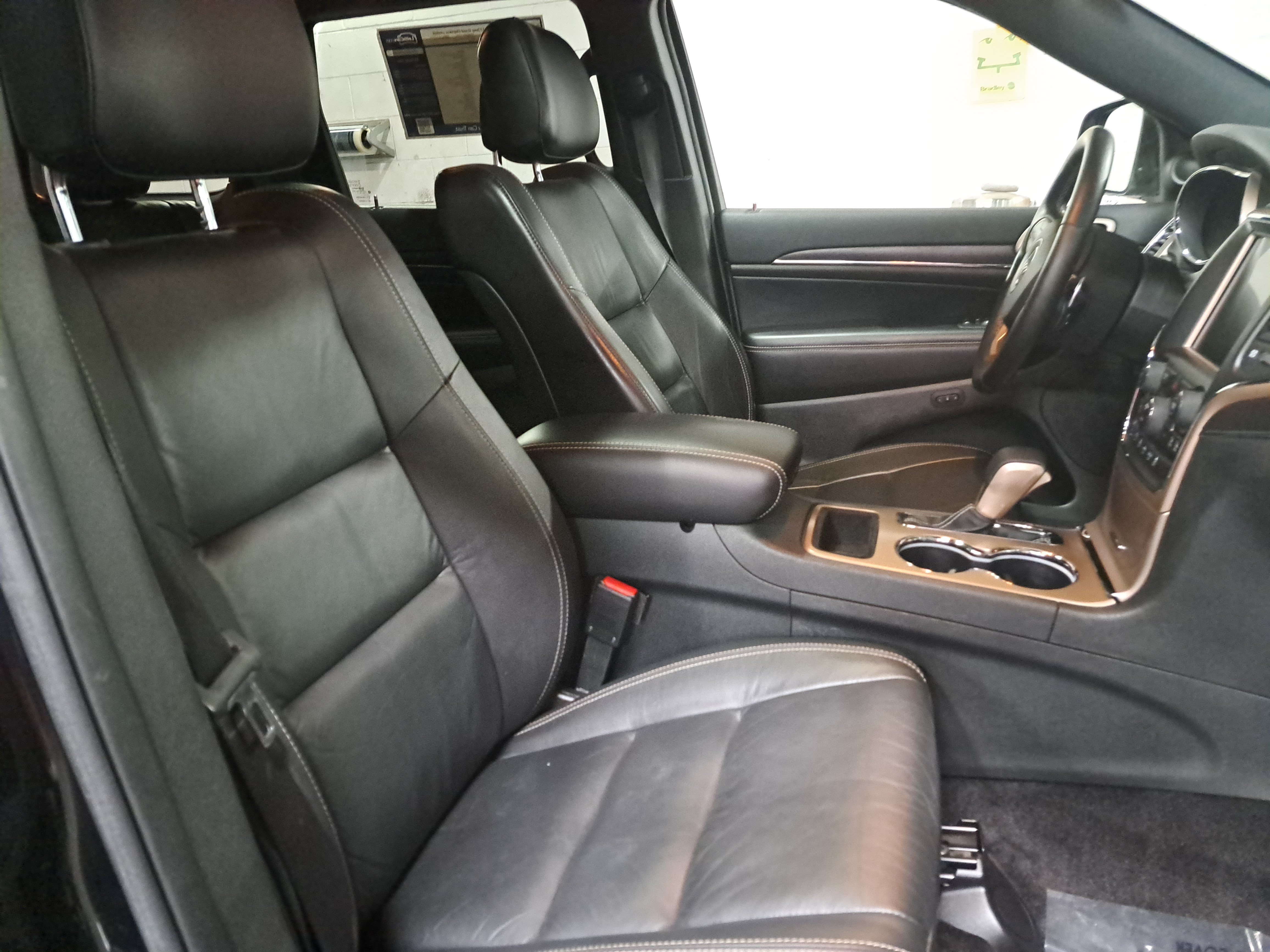 Used 2017 Jeep Grand Cherokee Limited RWD image 10