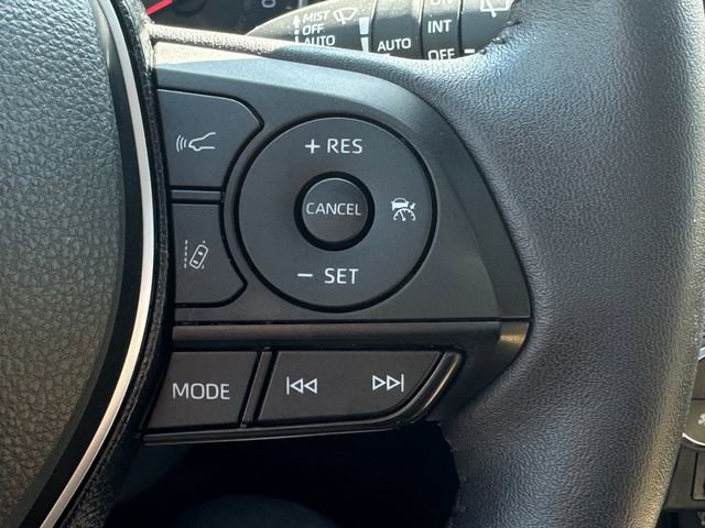 Used 2020 Toyota RAV4 XLE Premium image 26