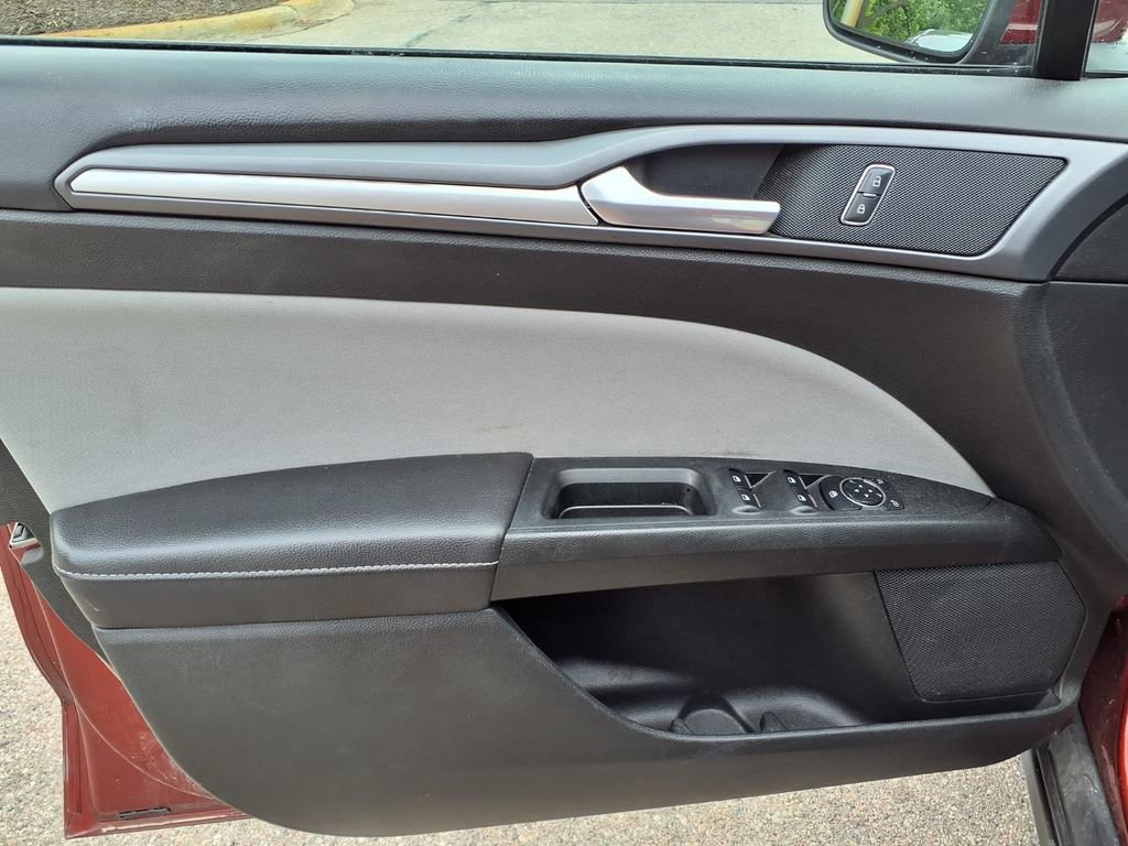 Used 2014 Ford Fusion S FWD image 11