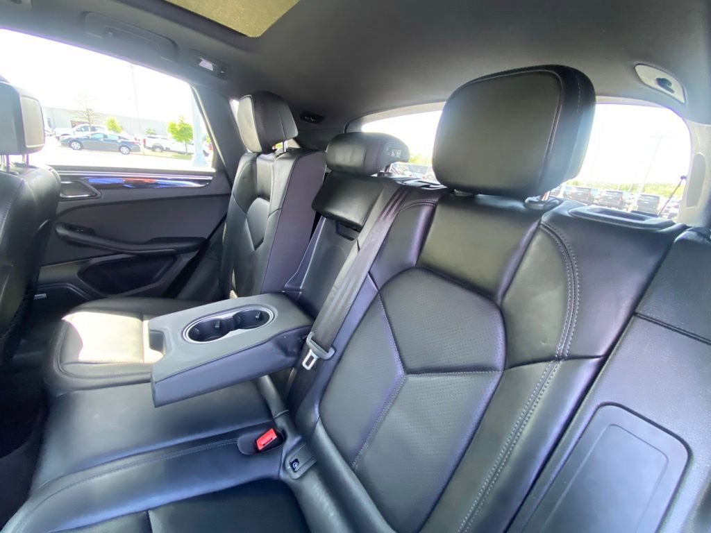 Used 2022 Porsche Macan S AWD/4WD image 24