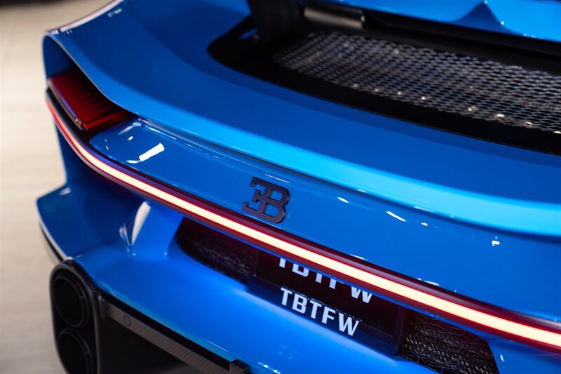 Used 2022 Bugatti Chiron Super Sport AWD/4WD image 46