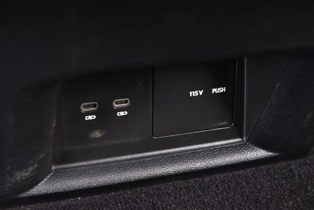 Used 2022 Volkswagen Atlas SE w/ Black Wheel Package image 23