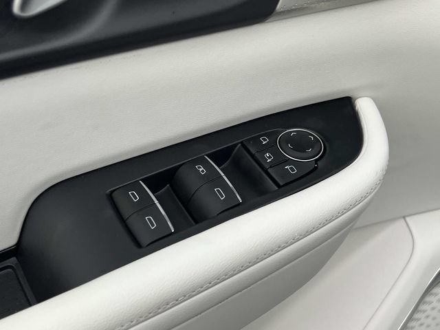 New 2026 Buick Enclave Avenir w/ Super Cruise Package FWD image 17