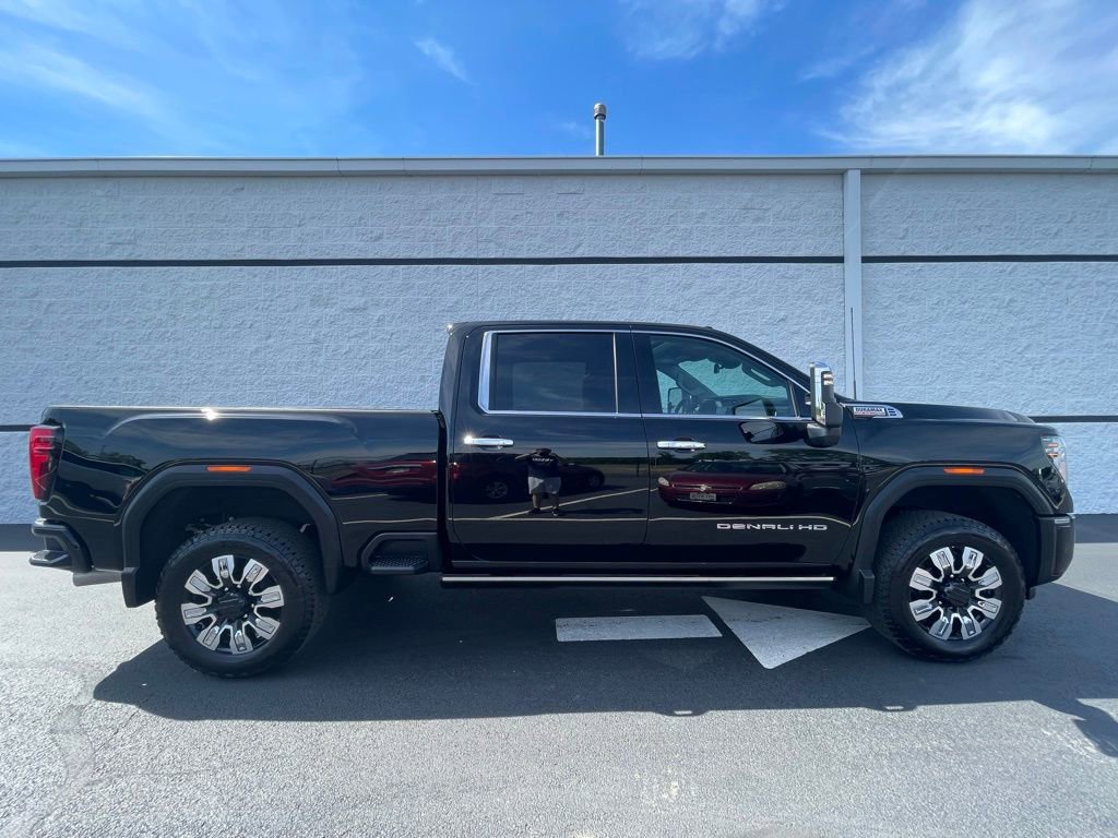 Used 2026 GMC Sierra 3500 Denali w/ Denali Reserve Package AWD/4WD image 9