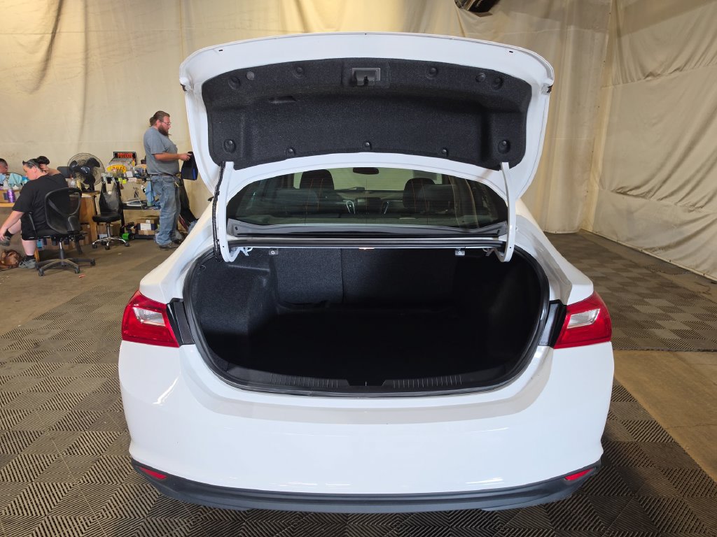 Used 2023 Chevrolet Malibu LT FWD image 19
