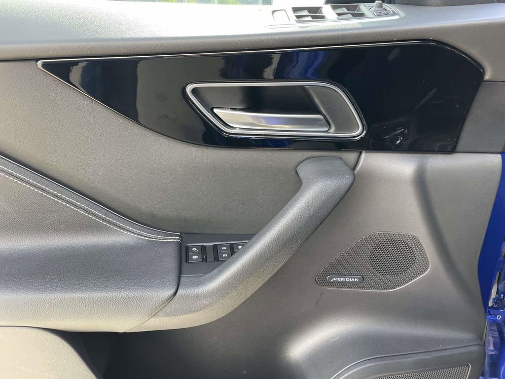 Used 2018 Jaguar F-PACE R-Sport image 16