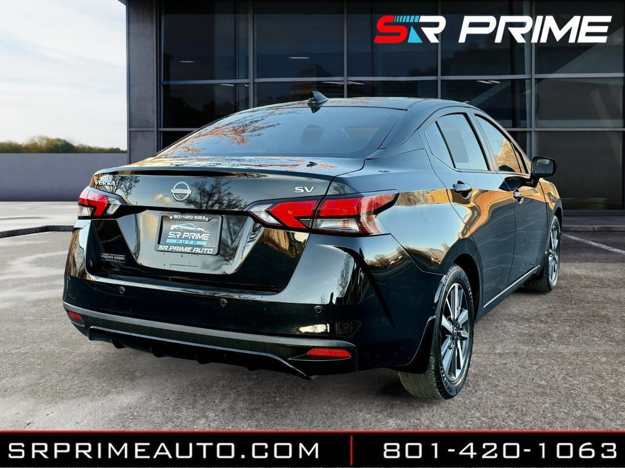 Used 2023 Nissan Versa SV w/ Trunk Package image 3