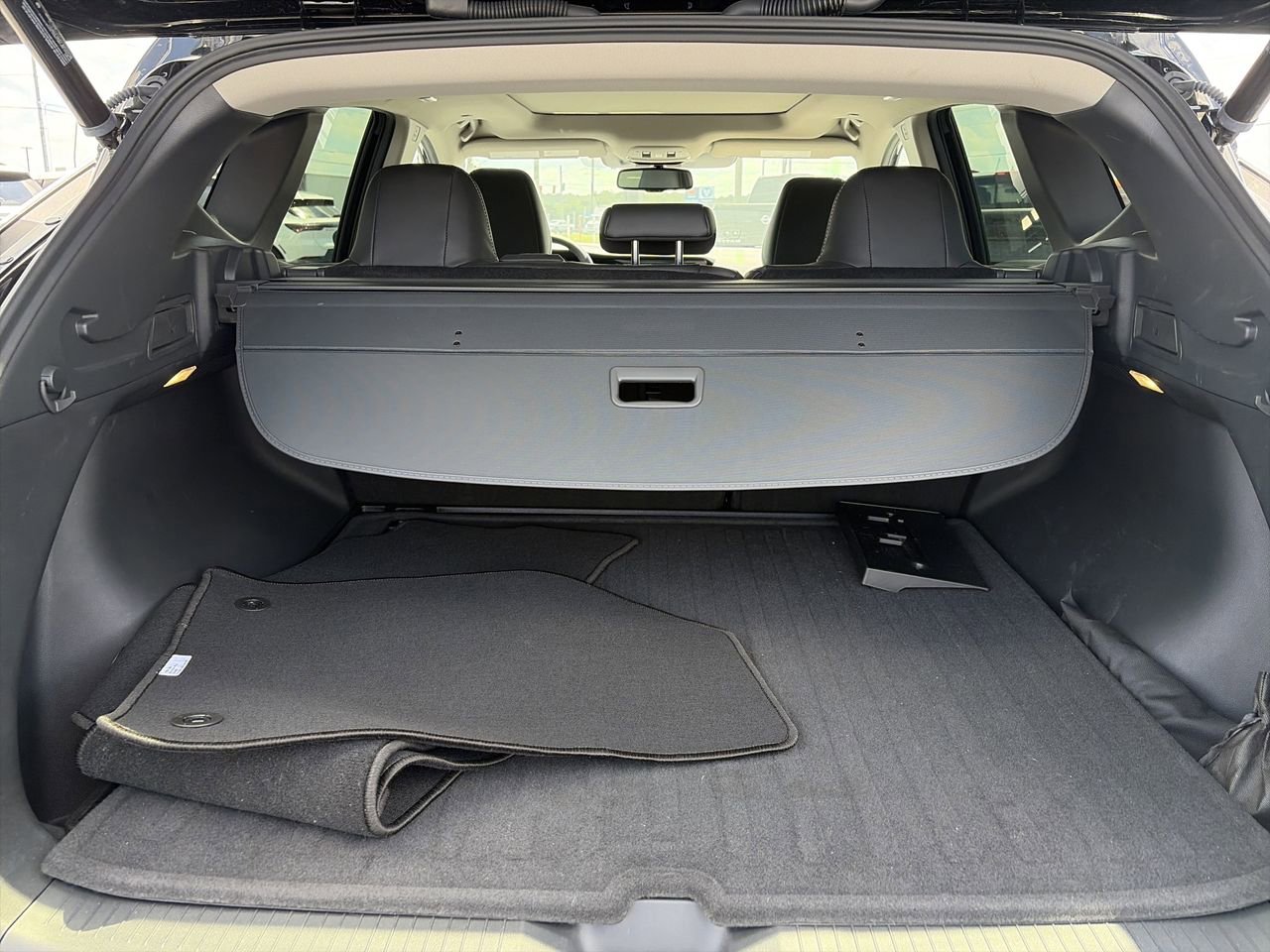 Certified 2025 Nissan Murano SL w/ Cargo Package AWD/4WD image 10