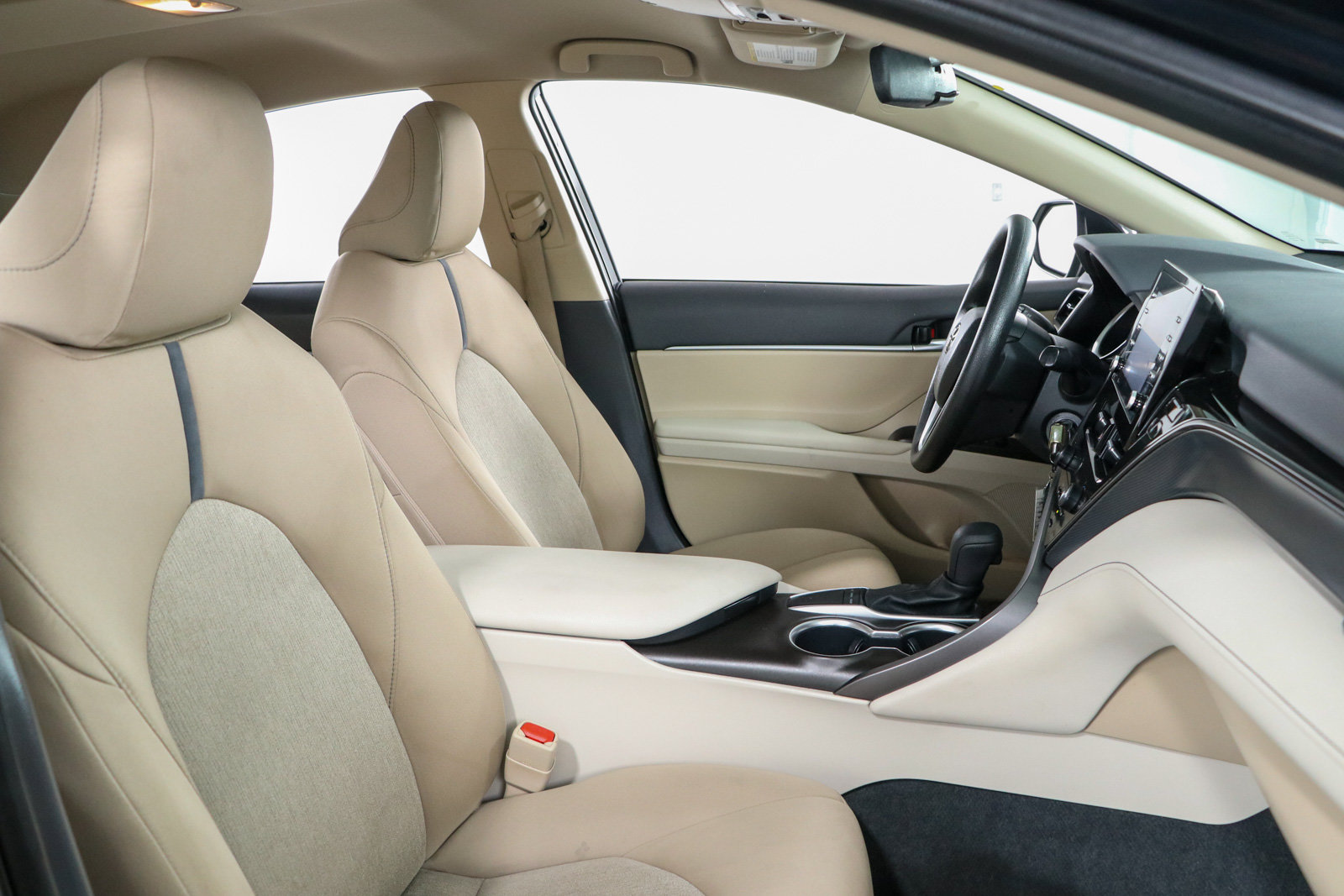 Used 2023 Toyota Camry LE FWD image 26