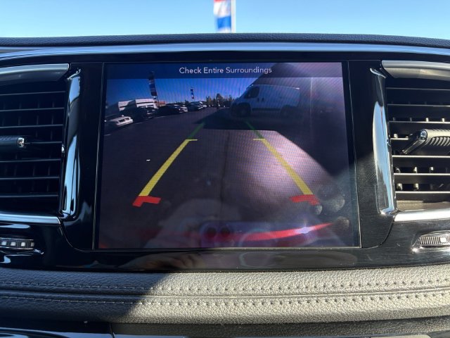 Used 2018 Chrysler Pacifica Limited w/ Tire & Wheel Group FWD image 29