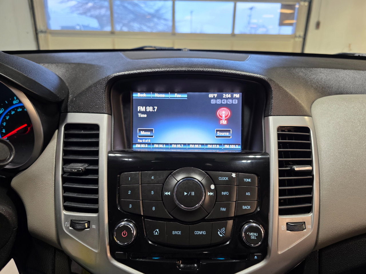 Used 2016 Chevrolet Cruze LT w/ Technology Package image 29