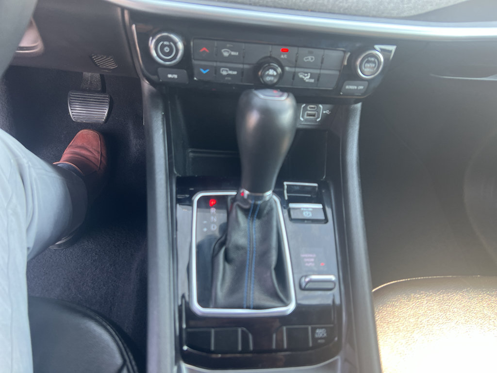 Used 2022 Jeep Compass Latitude AWD/4WD image 16