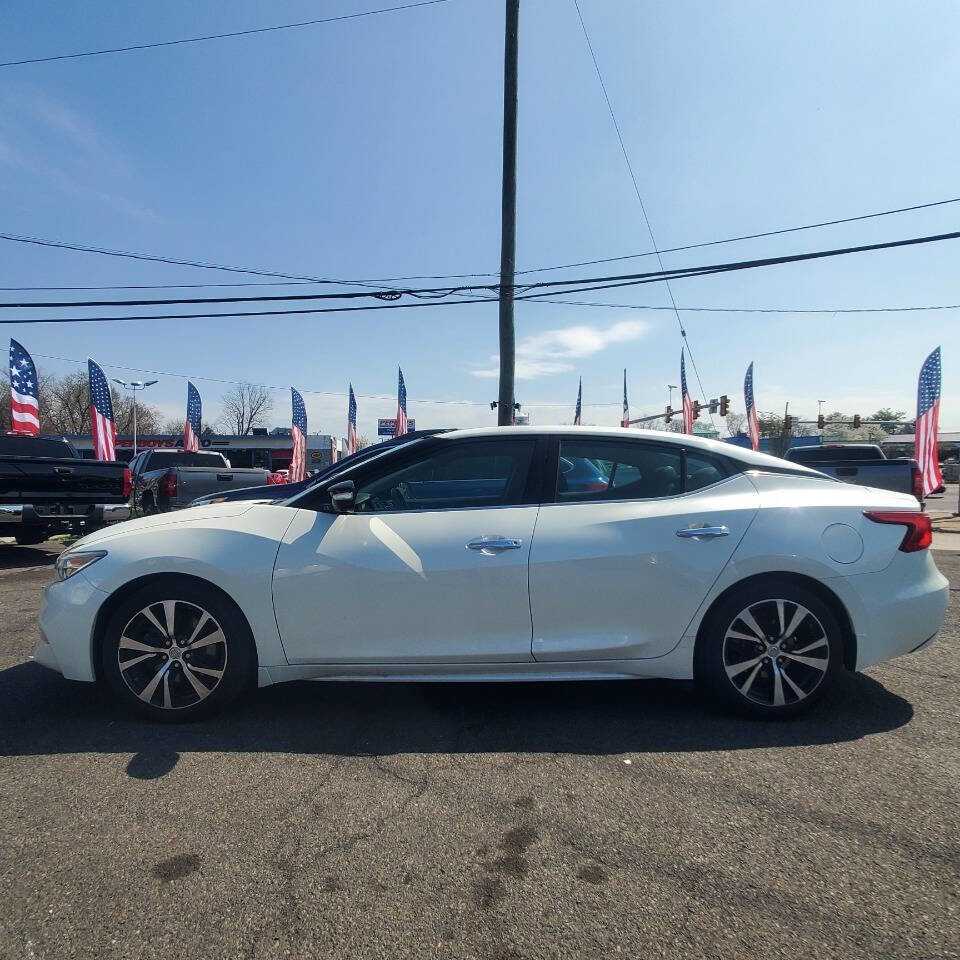 Used 2017 Nissan Maxima Platinum image 2