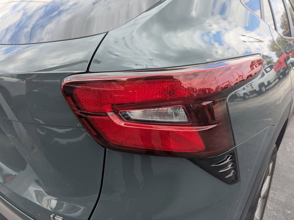 Used 2025 Chevrolet Trax LT image 10