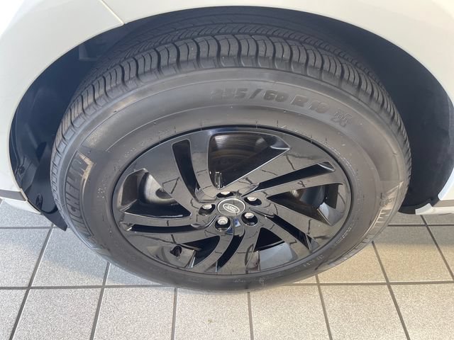 Used 2025 Land Rover Range Rover Evoque S AWD/4WD image 5