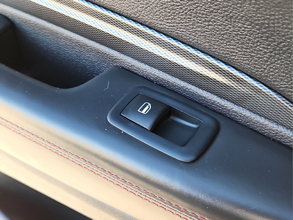Used 2024 Dodge Durango GT RWD image 35