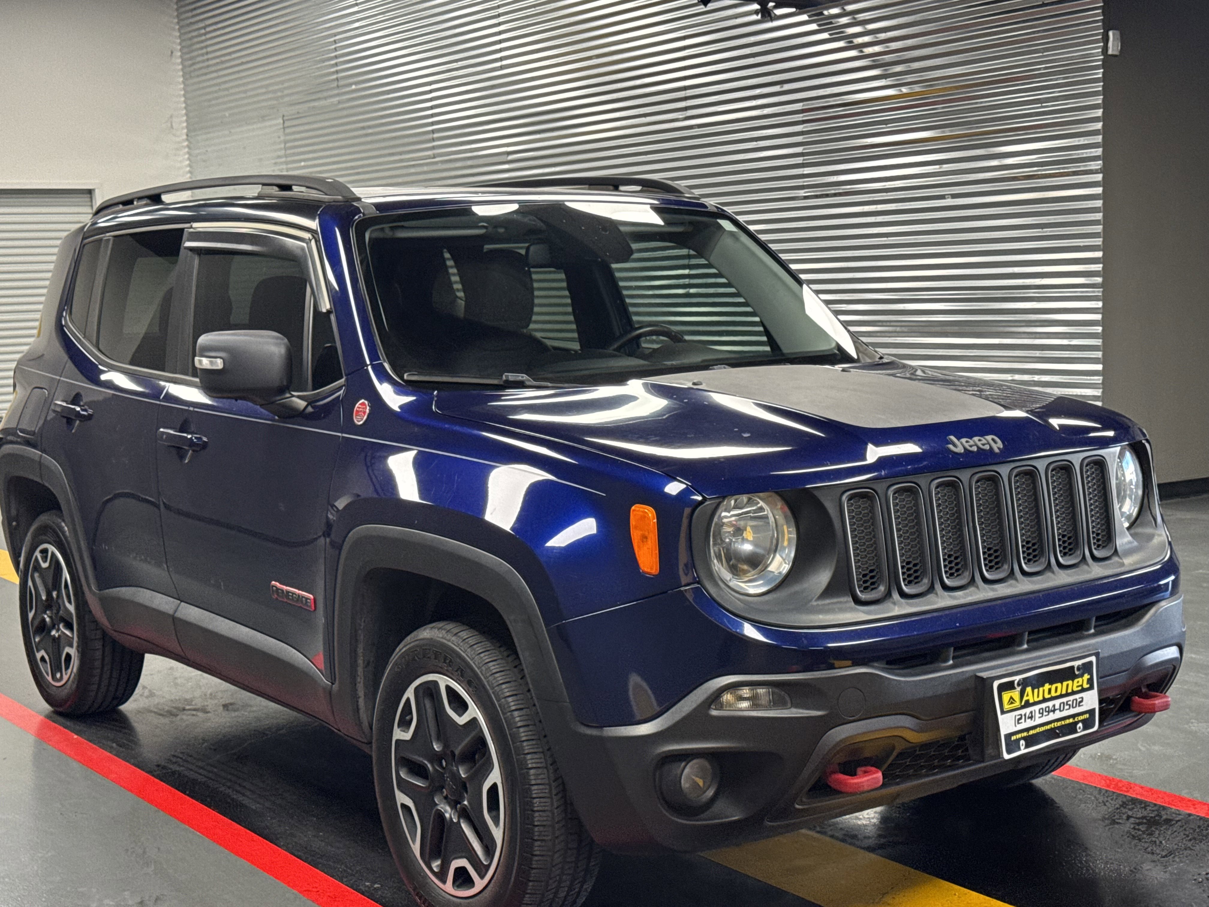 Used 2016 Jeep Renegade Trailhawk w/ Premium Trailhawk Package AWD/4WD image 7