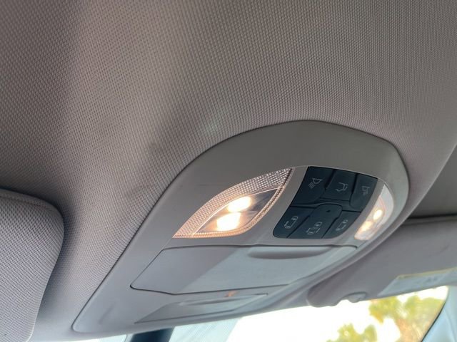 Used 2023 Chrysler Pacifica Touring-L image 32