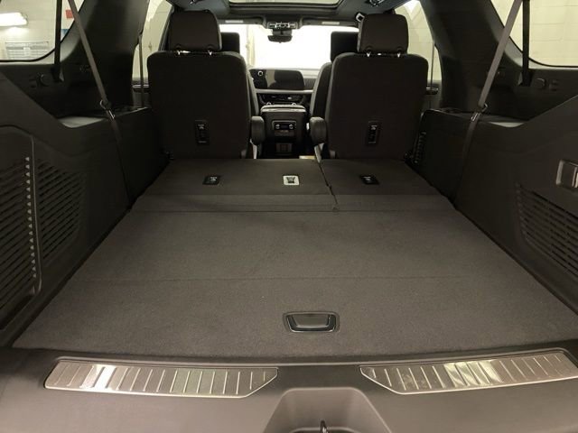 New 2026 Chevrolet Suburban High Country image 28