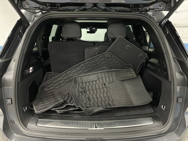 Used 2025 Jeep Grand Cherokee L Summit image 16