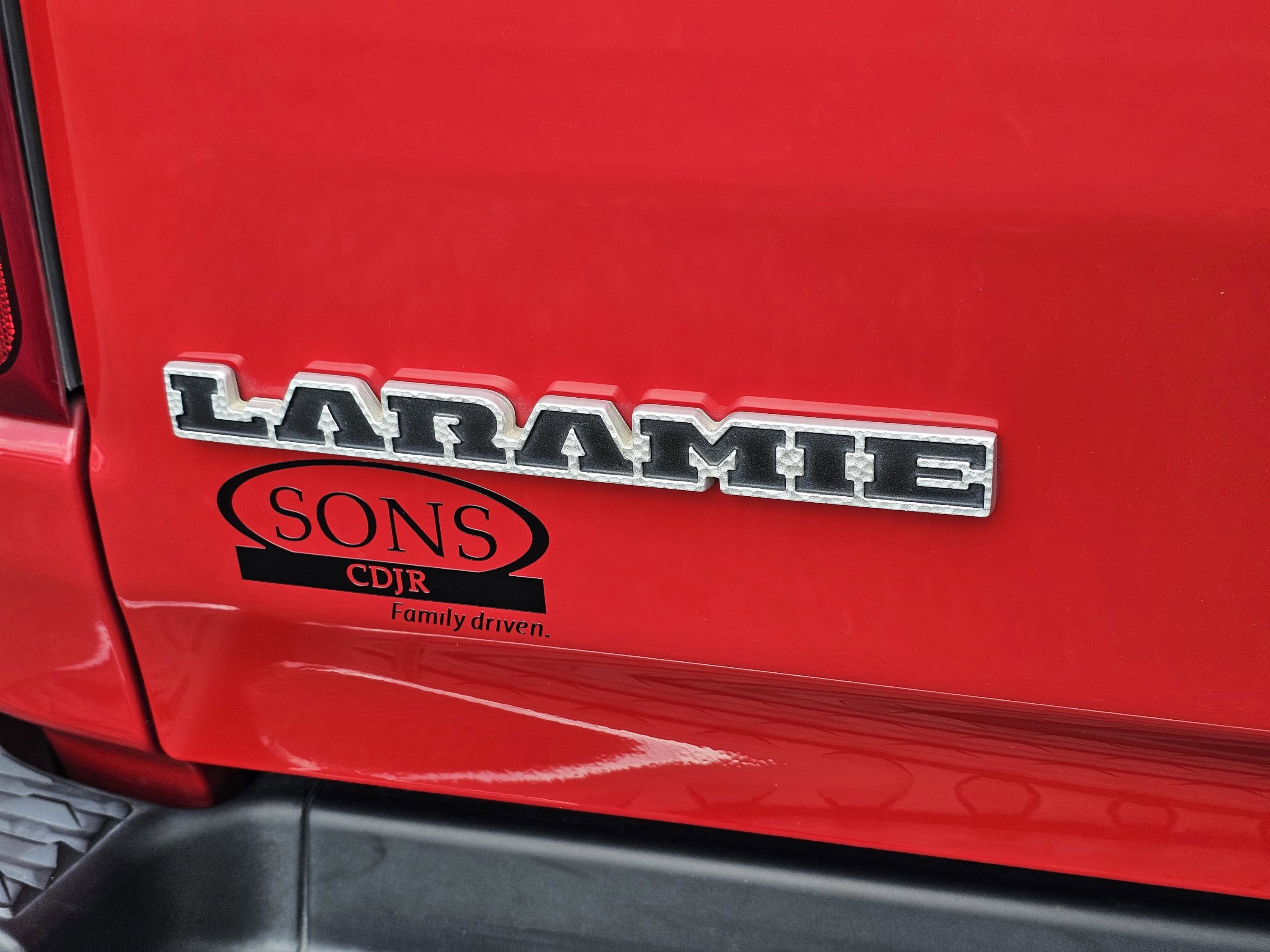 Used 2019 RAM 1500 Laramie AWD/4WD image 11