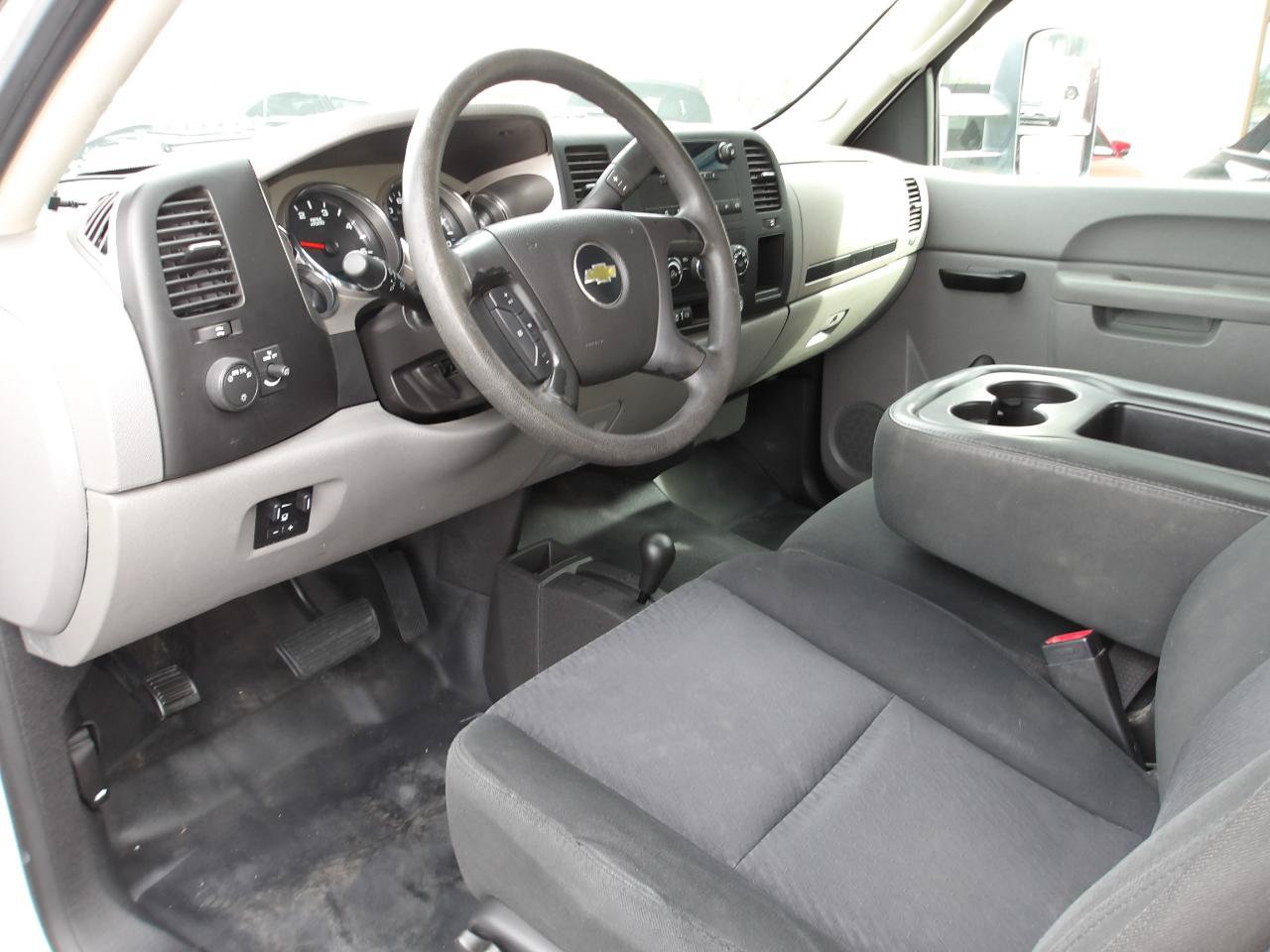 Used 2013 Chevrolet Silverado 2500 W/T AWD/4WD image 9