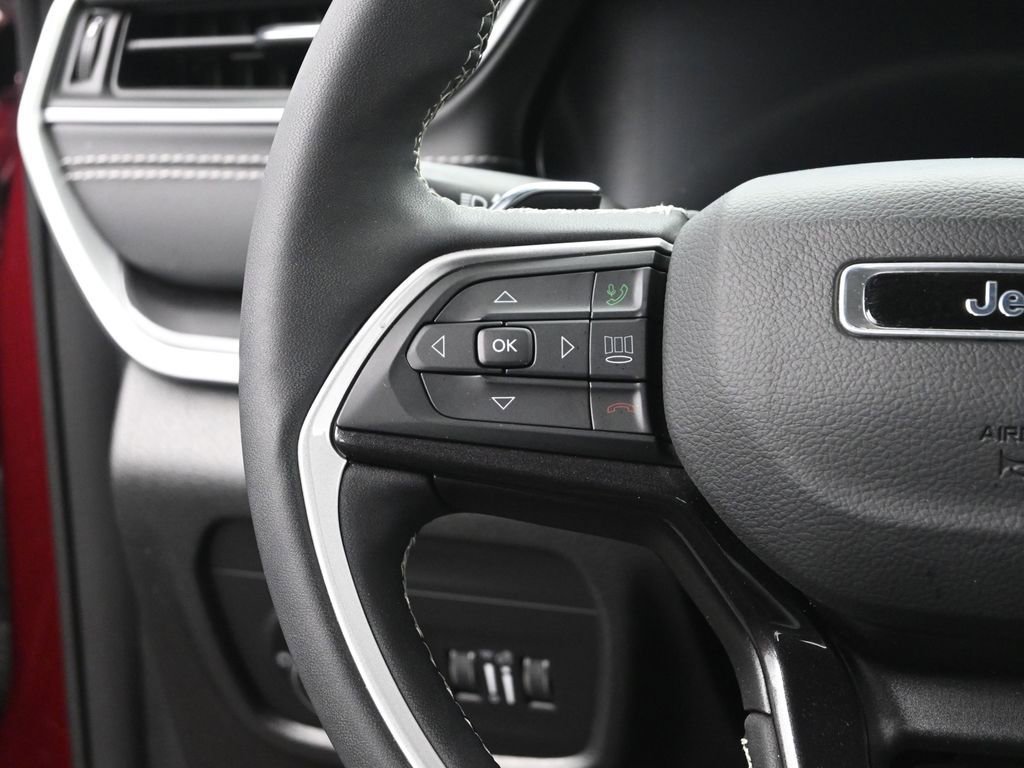 Used 2023 Jeep Grand Cherokee Altitude image 30