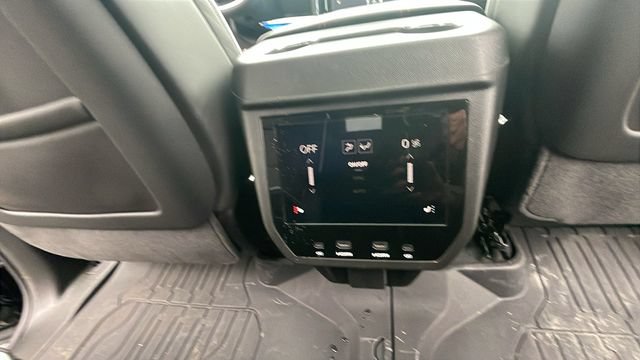 Certified 2026 GMC Yukon AT4 Ultimate AWD/4WD image 15