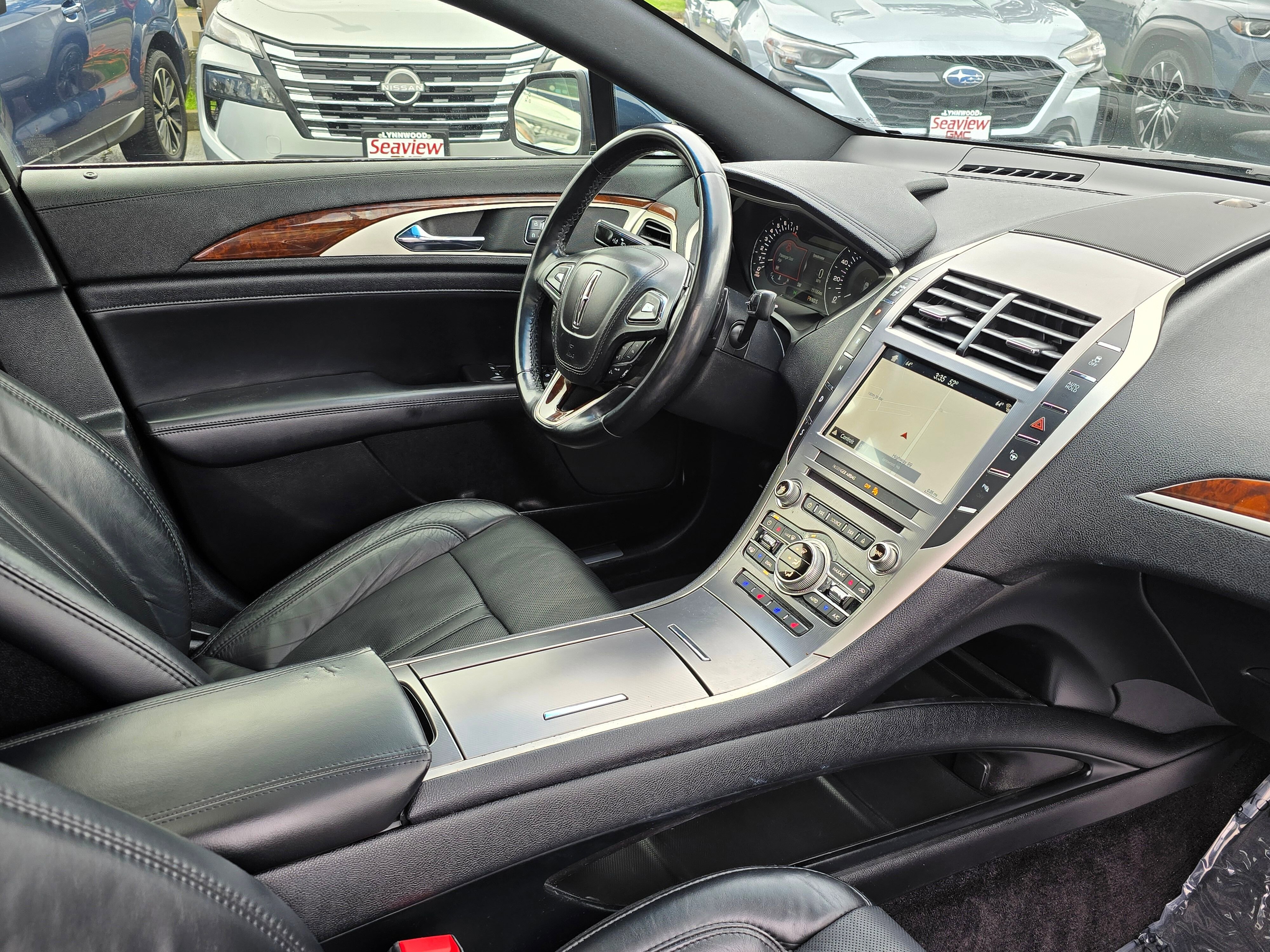 Used 2017 Lincoln MKZ Reserve FWD image 10