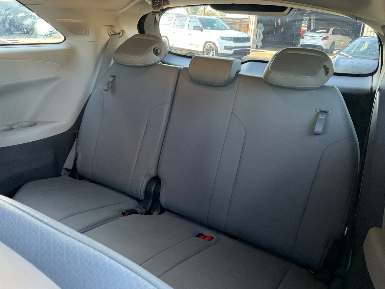 Used 2021 Toyota Sienna XLE w/ XLE Plus Package image 28