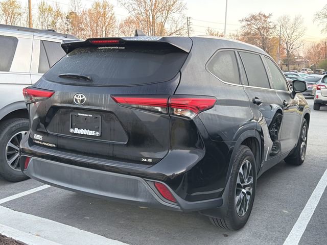 Used 2023 Toyota Highlander XLE image 8