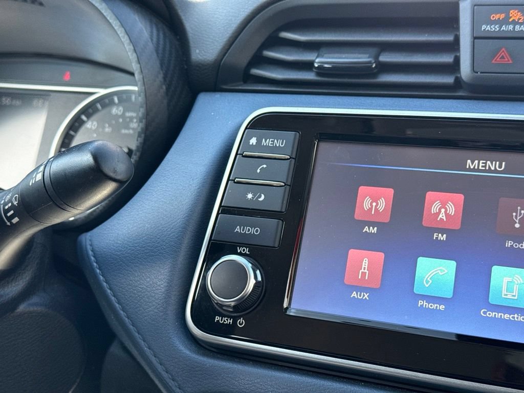 Used 2025 Nissan Versa SV FWD image 18