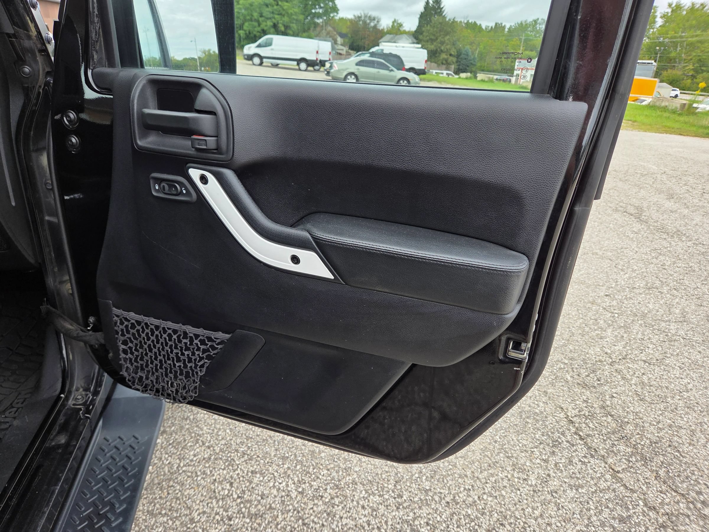 Used 2015 Jeep Wrangler Unlimited Sahara w/ Quick Order Package 24X AWD/4WD image 25