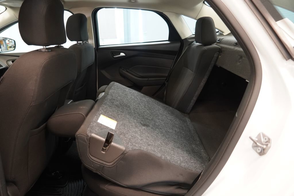 Used 2015 Ford Focus SE FWD image 26