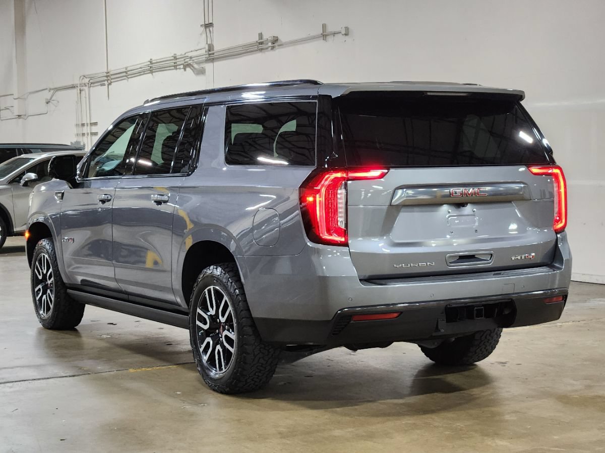 Used 2021 GMC Yukon XL AT4 w/ AT4 Premium Plus Package AWD/4WD image 11
