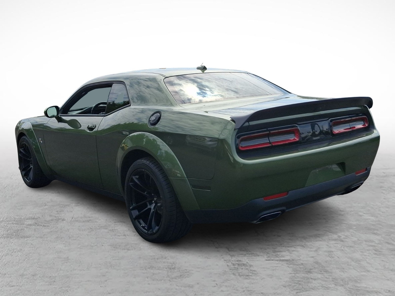 Used 2022 Dodge Challenger R/T Scat Pack RWD image 4
