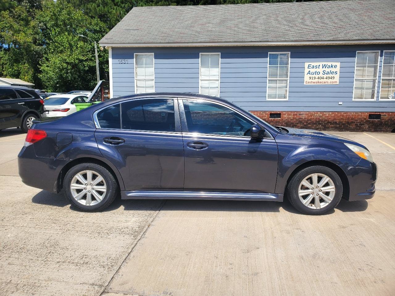 Used 2012 Subaru Legacy 2.5i Premium AWD/4WD image 4