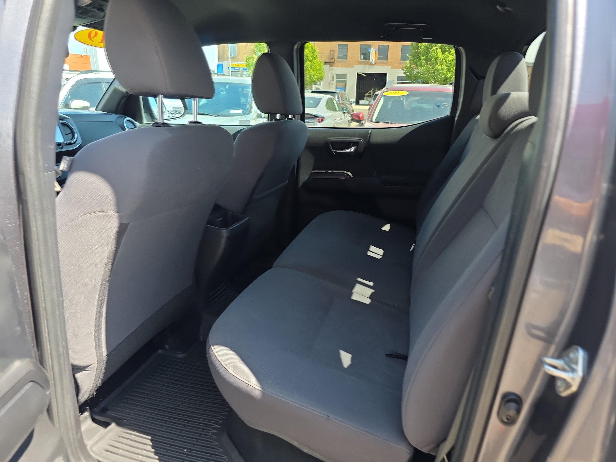 Used 2019 Toyota Tacoma TRD Off-Road w/ Technology Package AWD/4WD image 12