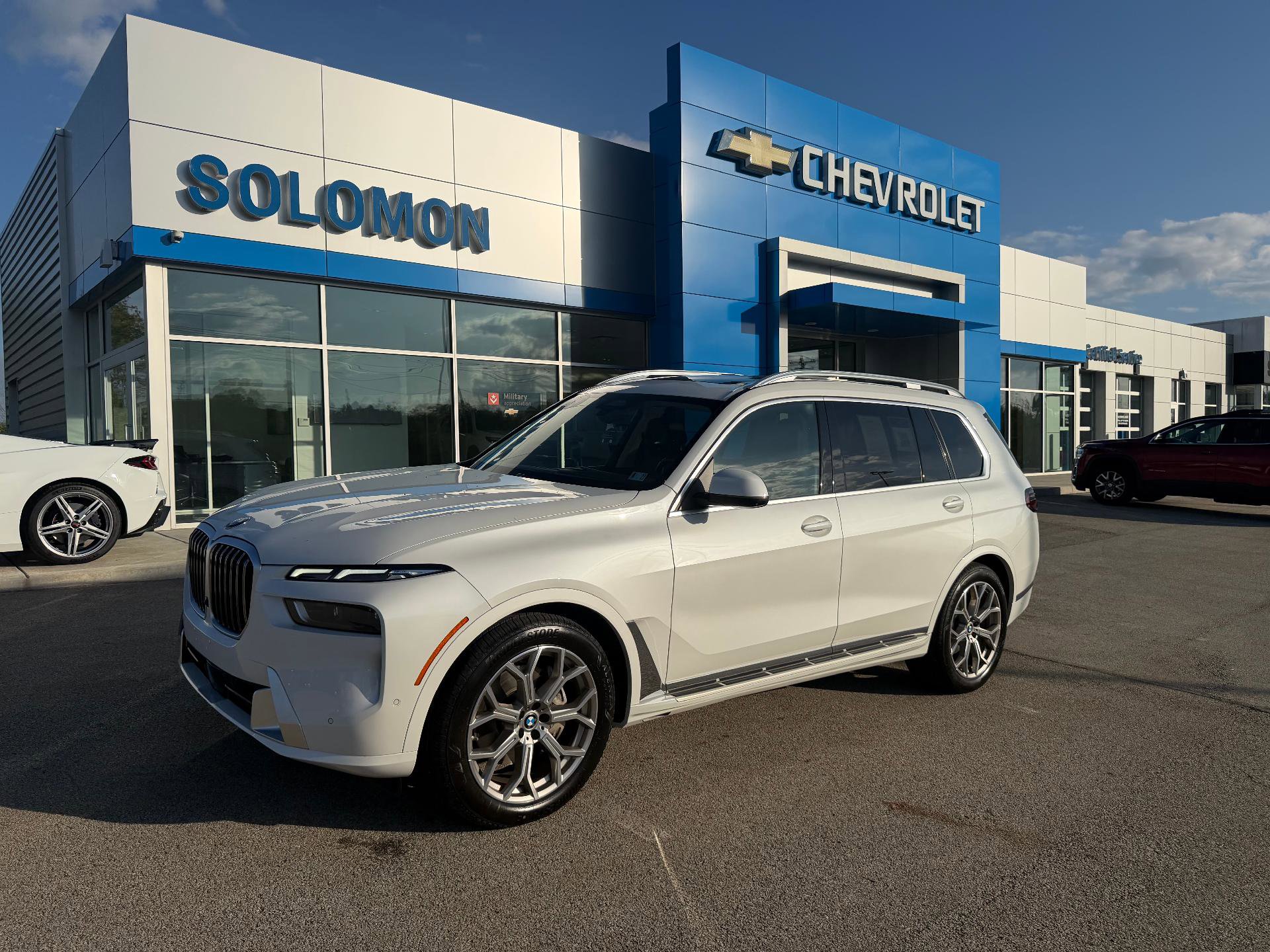Used 2024 BMW X7 xDrive40i w/ Premium Package AWD/4WD image 1