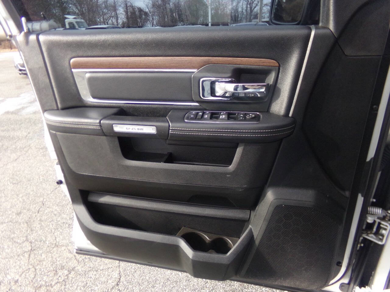 Used 2017 RAM 1500 Laramie w/ Convenience Group image 40