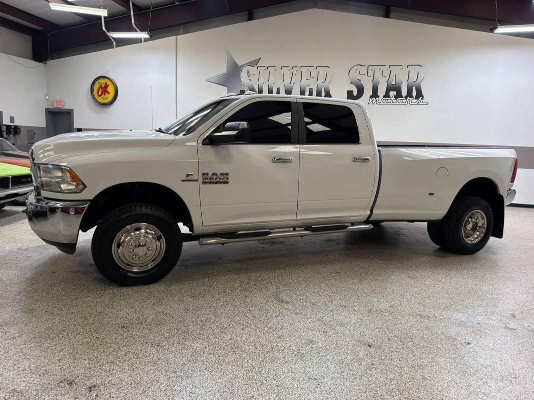 Used 2018 RAM 3500 SLT AWD/4WD image 2