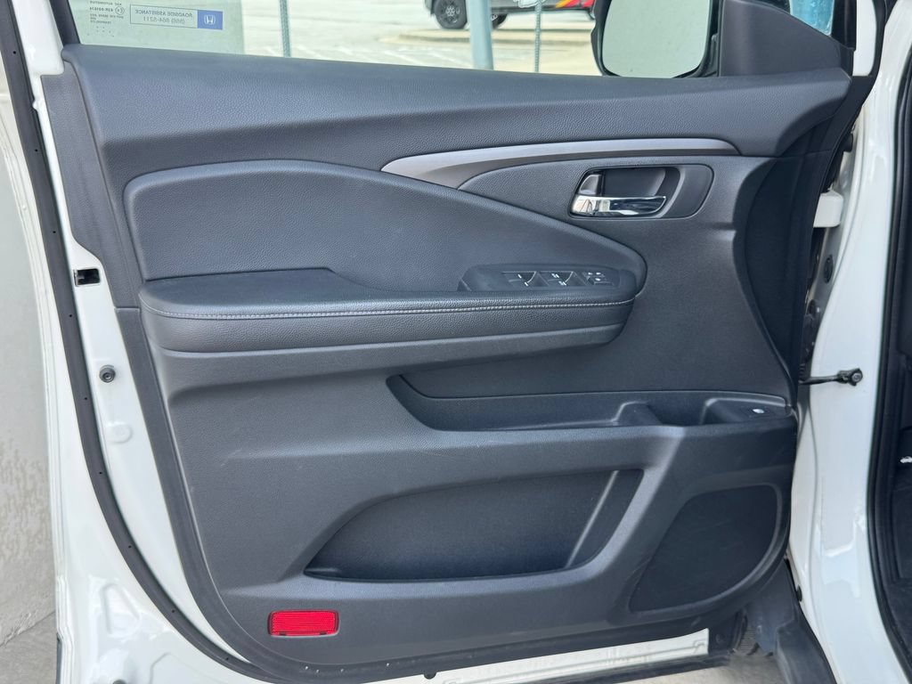 Used 2017 Honda Ridgeline RTL-T image 16