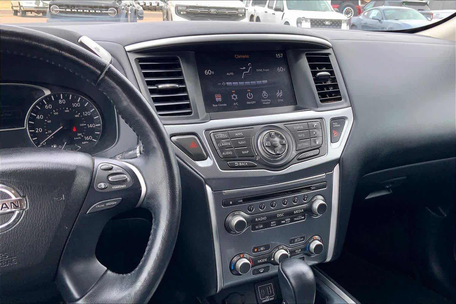Used 2019 Nissan Pathfinder SL AWD/4WD image 7